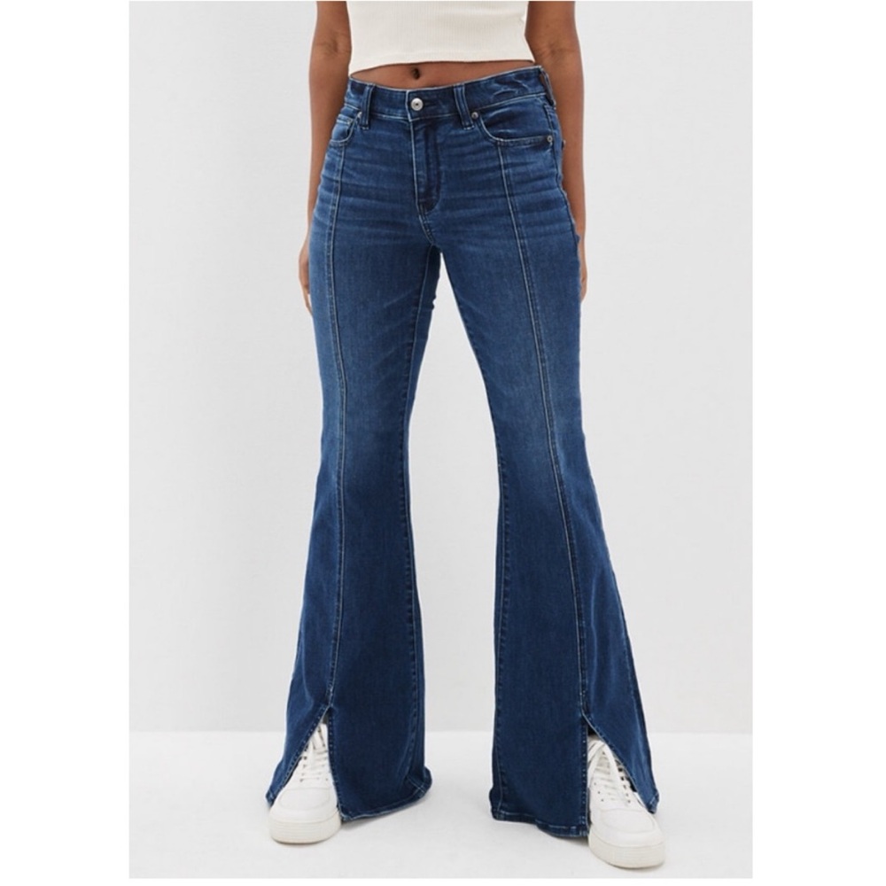 ✨ American Eagle Next Level Stretch Flare Jeans - Front Slit - Size 6 Short. ✨